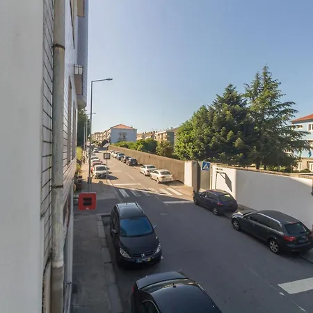 Taxa - T2 No Centro Da - شقة *