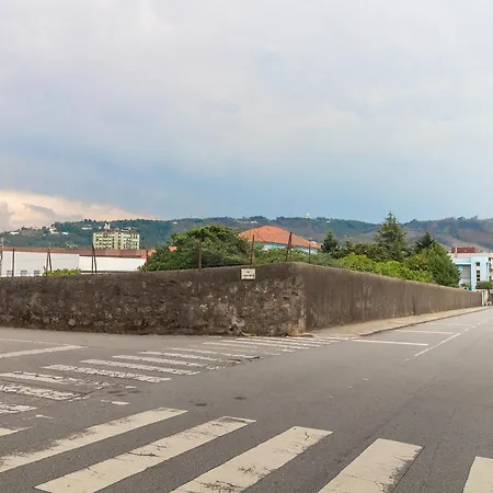 Taxa - T2 No Centro Da - شقة